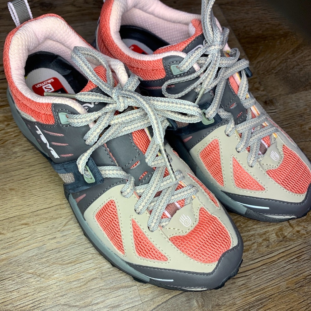 Teva X1 Control Trail Salomon Womens US 5.5 Runing